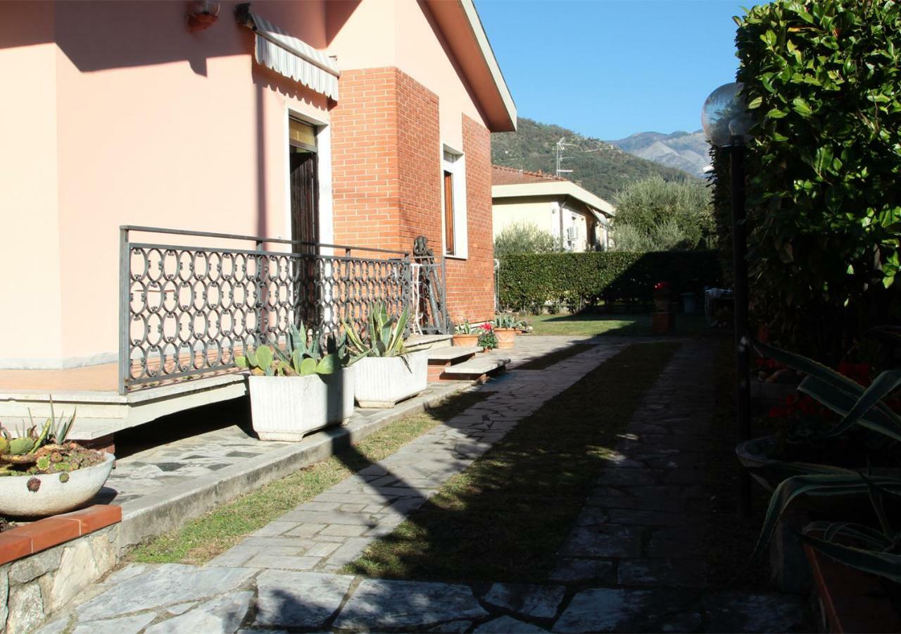 Villa Chiara Affitta Camere Carrara Exterior foto